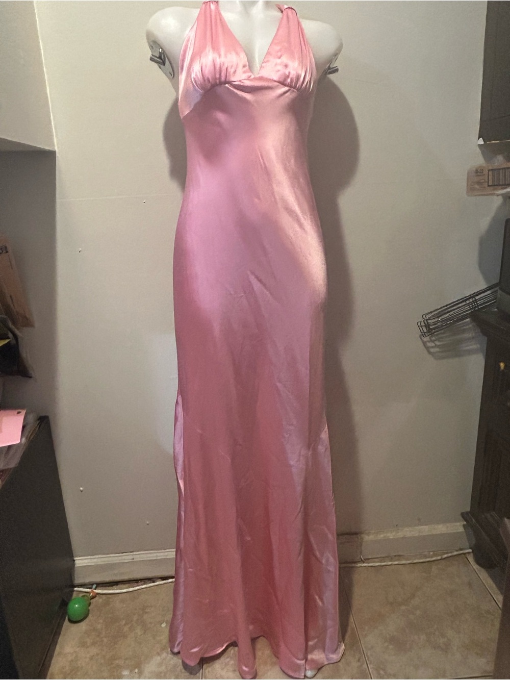 Elegant Backless Satin Halter Maxi Dress - Pink